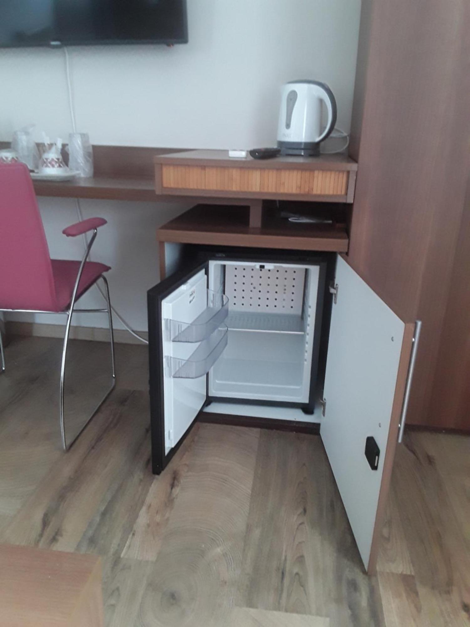 Aura'S West Accommodation Private Parking In Front Yard Bucarest Exterior foto